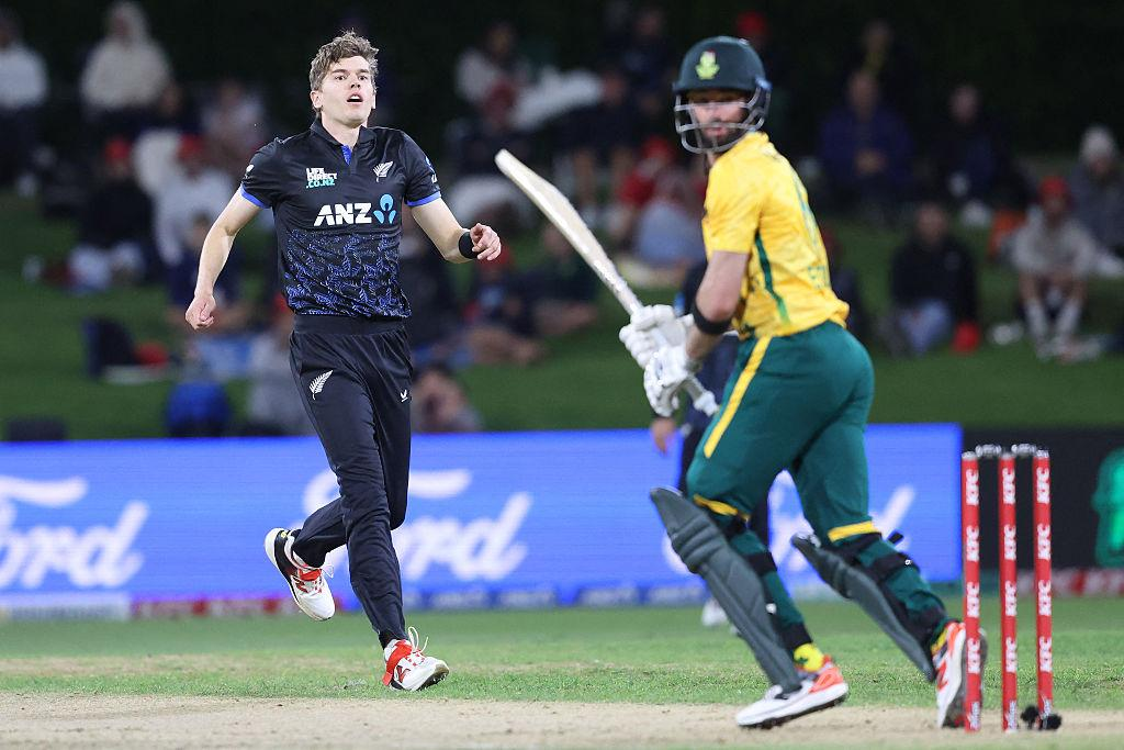 South Africa Collapse as NZ Level T20I Series